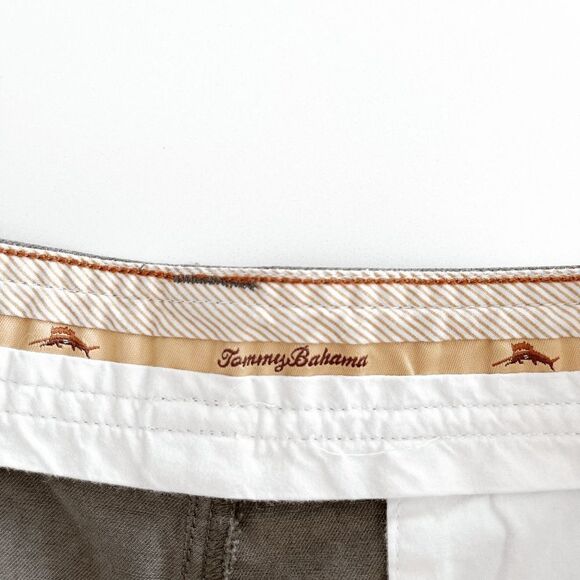 Tommy Bahama Mens Flat Front Shorts Casual Mid Length Army Green Size 36 - Picture 5 of 8